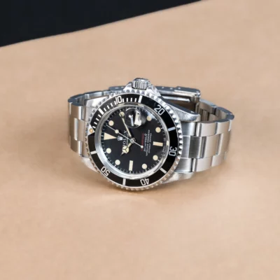 390300
