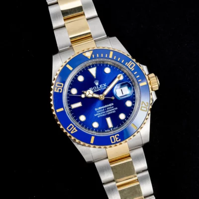 389805