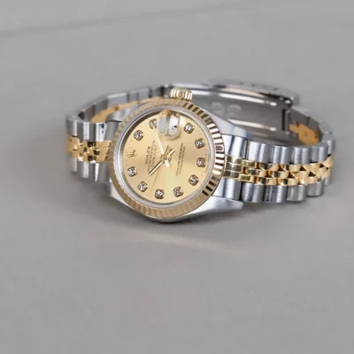390557