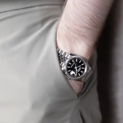392008
