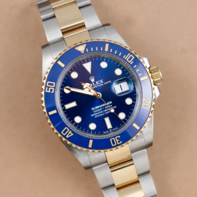 392885